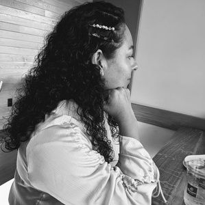 Meet your Posher, Alma